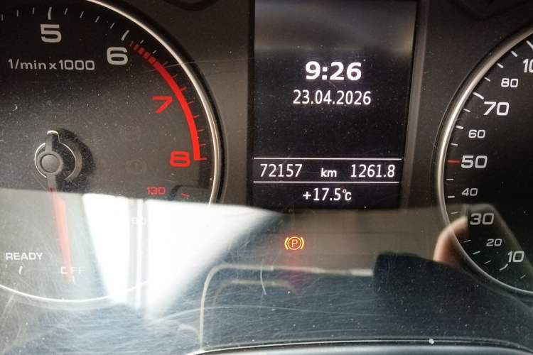 Used Audi Q2L 2020 35 TFSI Fashion Dynamic Model Odometer Close Up