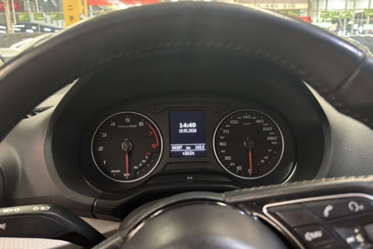 Used Audi Q2L 2020 35 TFSI Ambition Dynamic Edition Odometer Close Up