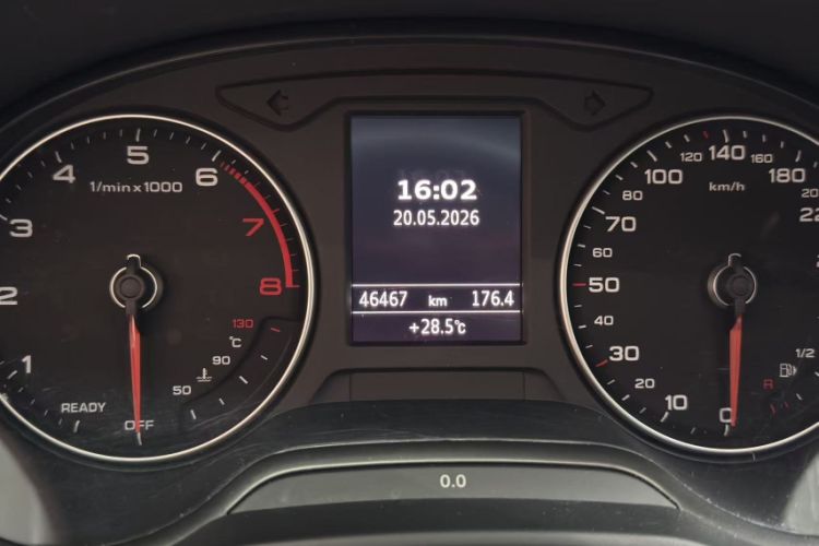 Used Audi Q2L 2020 35 TFSI Fashionable and Elegant Model Odometer Close Up