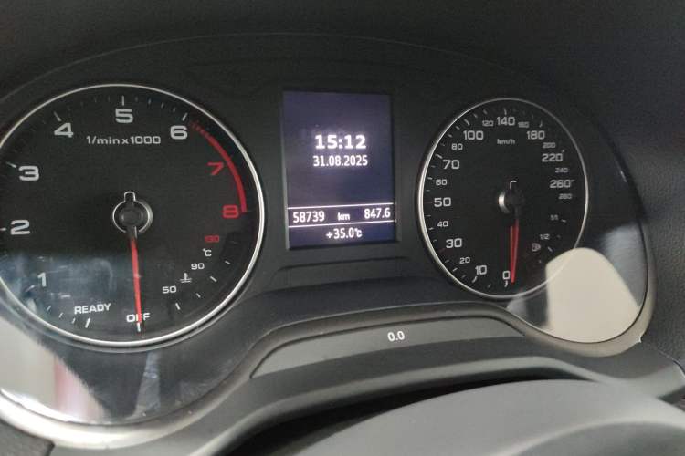 Used Audi Q2L 2020 35 TFSI Ambition Dynamic Edition Odometer Close Up