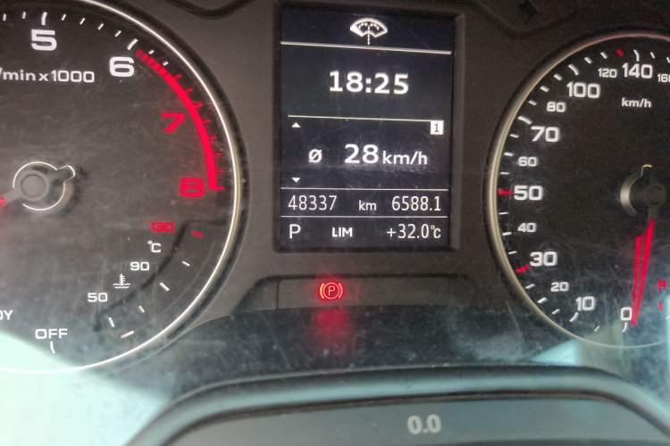 Used Audi Q2L 2020 35 TFSI Ambition Dynamic Edition Odometer Close Up