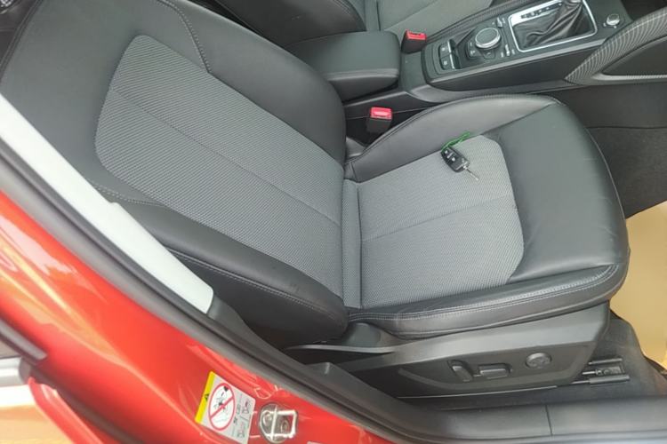 Used Audi Q2L 2020 35 TFSI Fashionable and Elegant Model Right Front Seat