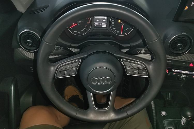 Used Audi Q2L 2020 35 TFSI Fashion Dynamic Model Steering Wheel