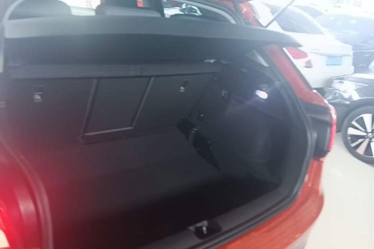 Used Audi Q2L 2020 35 TFSI Fashionable and Elegant Model Trunk