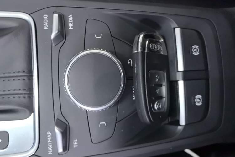 Used Audi Q2L 2020 35 TFSI Ambition Dynamic Edition Vehicle Key