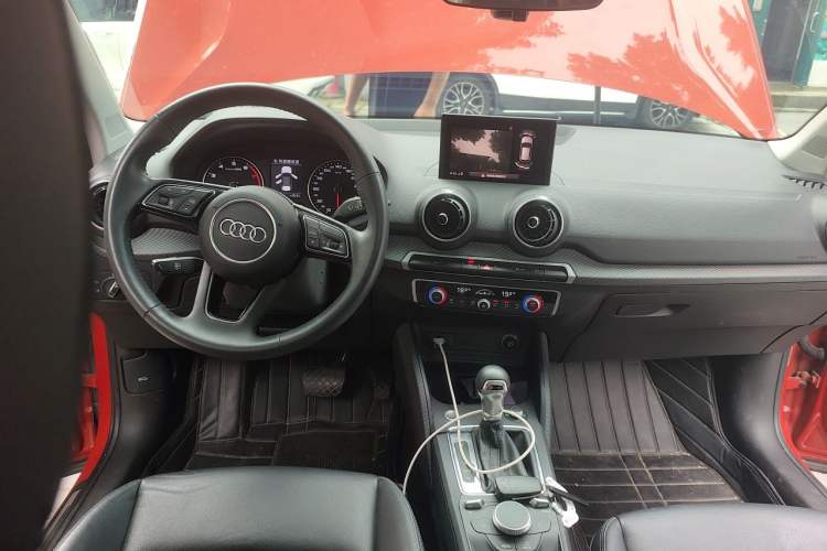 Used Audi Q2L 2020 35 TFSI Fashion Dynamic Model Center Console