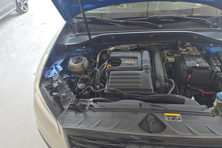 Used Audi Q2L 2020 35 TFSI Fashion Dynamic Model Engine Bay Right