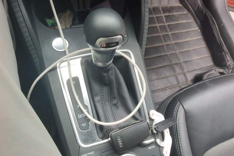 Used Audi Q2L 2020 35 TFSI Fashion Dynamic Model Gear Lever