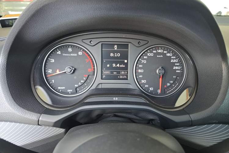 Used Audi Q2L 2020 35 TFSI Fashion Dynamic Model Odometer Close Up