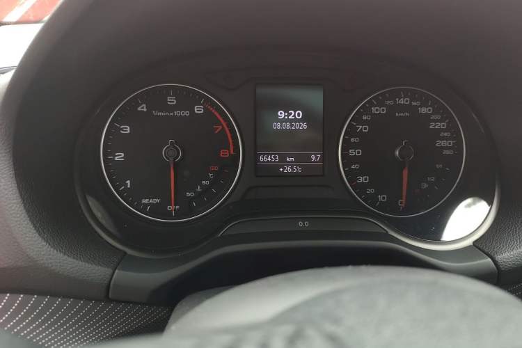 Used Audi Q2L 2020 35 TFSI Fashion Dynamic Model Odometer Close Up