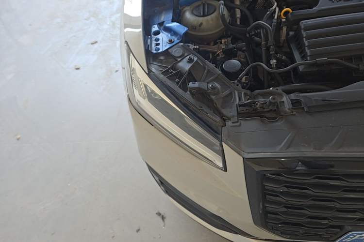 Used Audi Q2L 2020 35 TFSI Fashion Dynamic Model Right Front Headlight