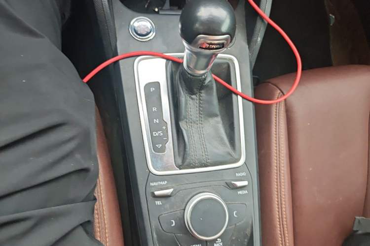 Used Audi Q2L 2020 35 TFSI Ambition Dynamic Edition Gear Lever