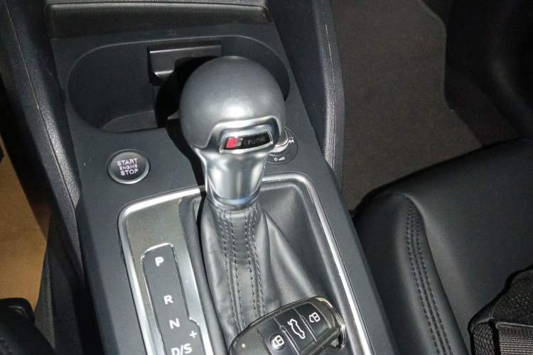 Used Audi Q2L 2020 35 TFSI Ambition Dynamic Edition Gear Lever