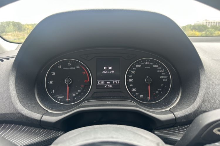 Used Audi Q2L 2020 35 TFSI Fashionable and Elegant Model Odometer Close Up
