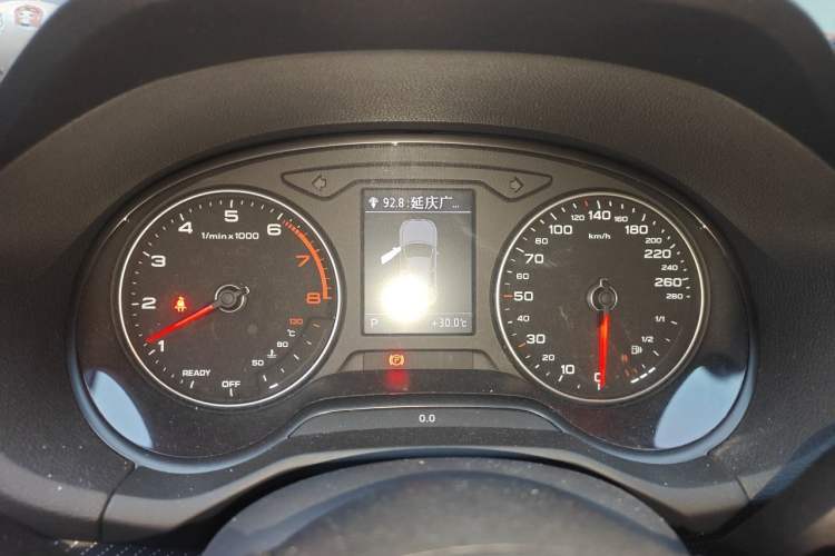 Used Audi Q2L 2020 35 TFSI Fashionable and Elegant Model Odometer Close Up