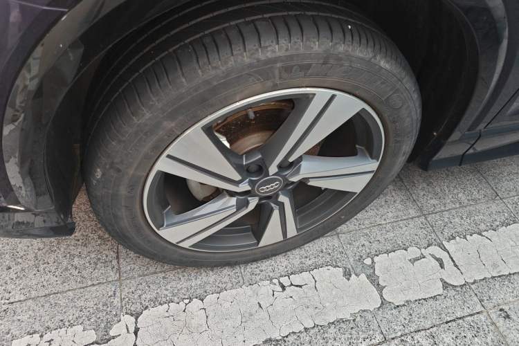 Used Audi Q2L 2020 35 TFSI Fashionable and Elegant Model Right Front Wheel Hub