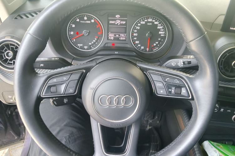 Used Audi Q2L 2020 35 TFSI Fashion Dynamic Model Steering Wheel