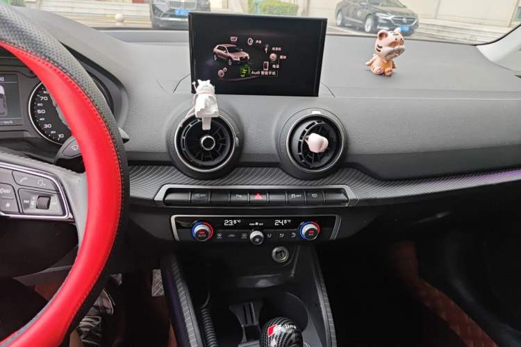 Used Audi Q2L 2020 35 TFSI Fashion Dynamic Model Audio And AC Panel