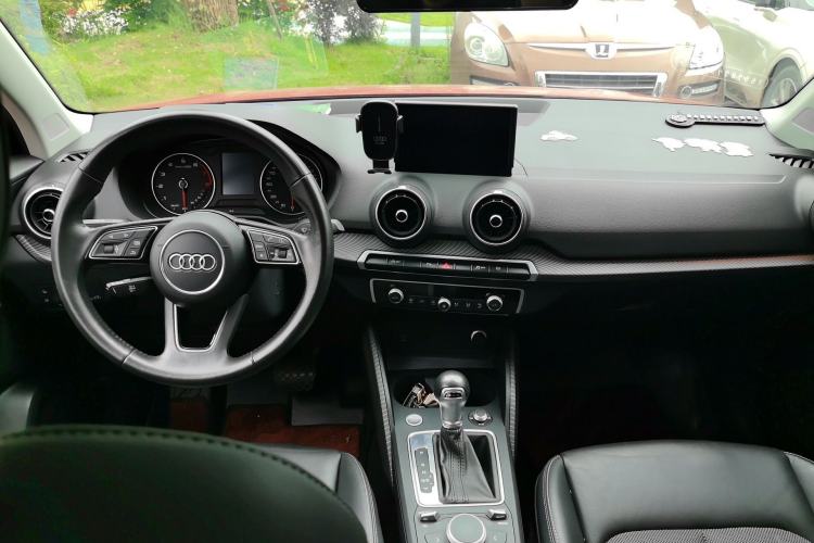 Used Audi Q2L 2020 35 TFSI Fashion Dynamic Model Center Console