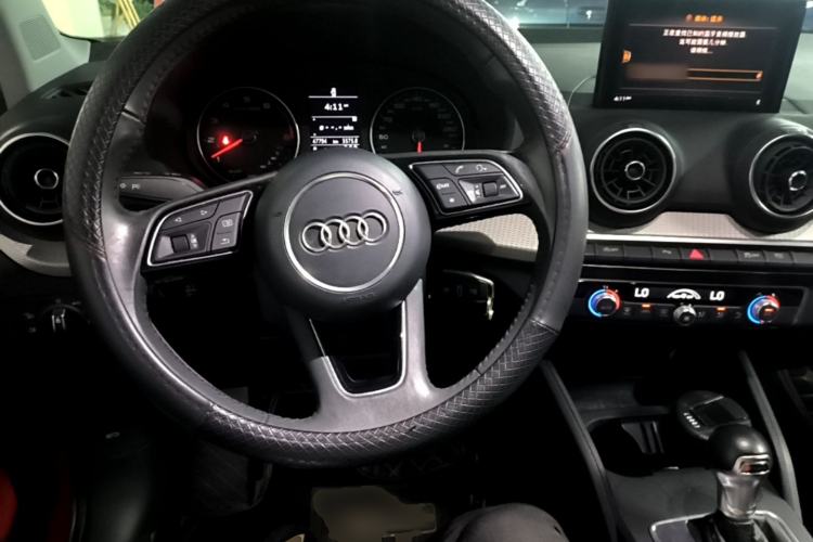Used Audi Q2L 2020 35 TFSI Ambition Dynamic Edition Center Console