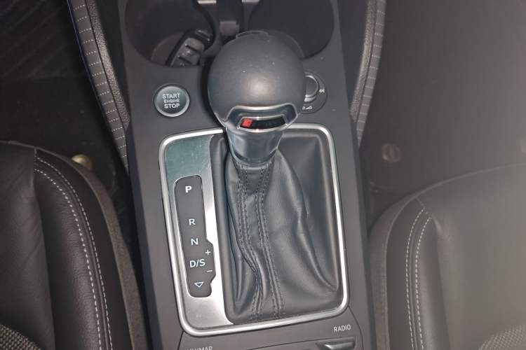 Used Audi Q2L 2020 35 TFSI Fashion Dynamic Model Gear Lever