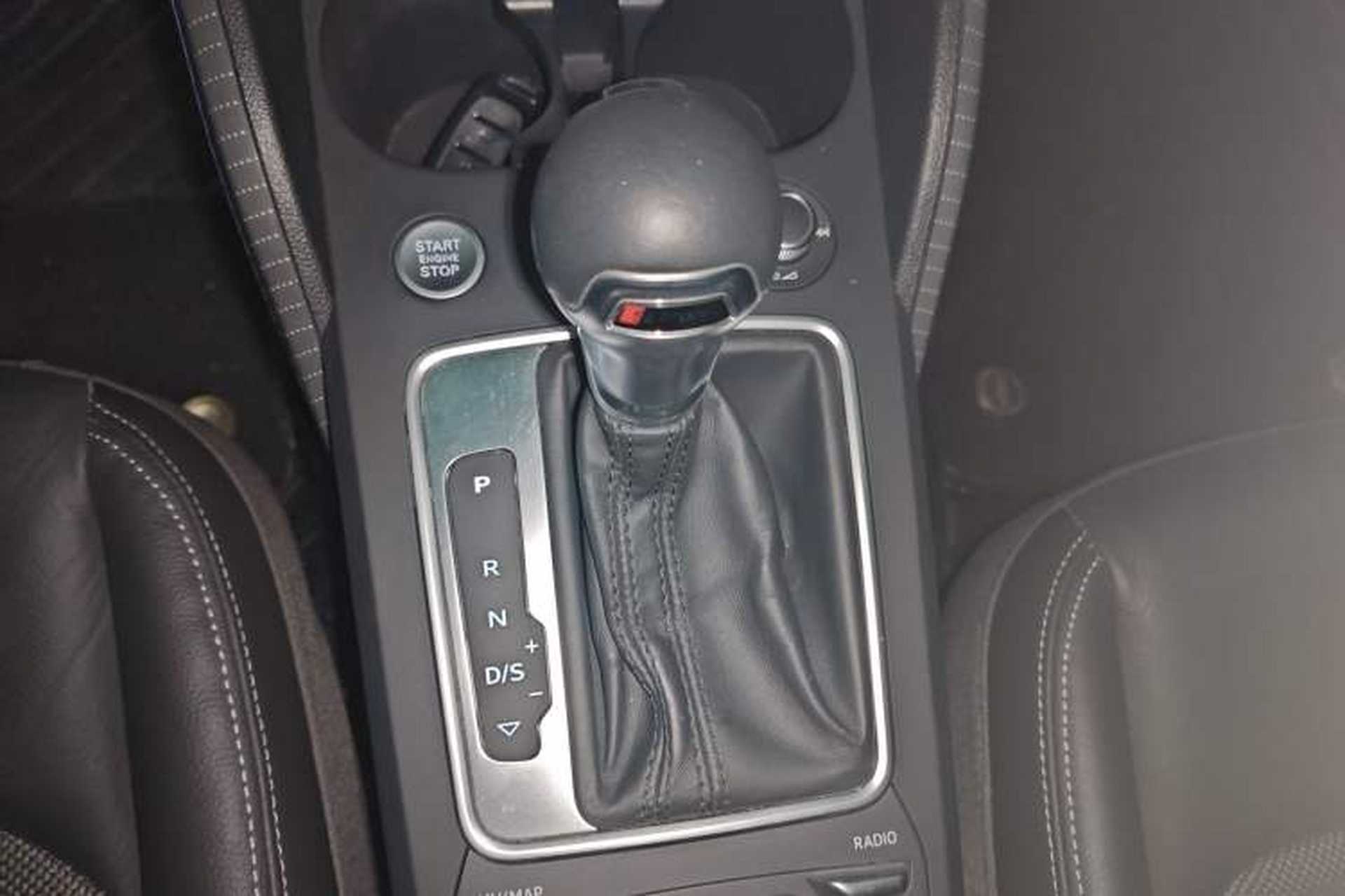Used Audi Q2L 2020 35 TFSI Fashion Dynamic Model Gear Lever