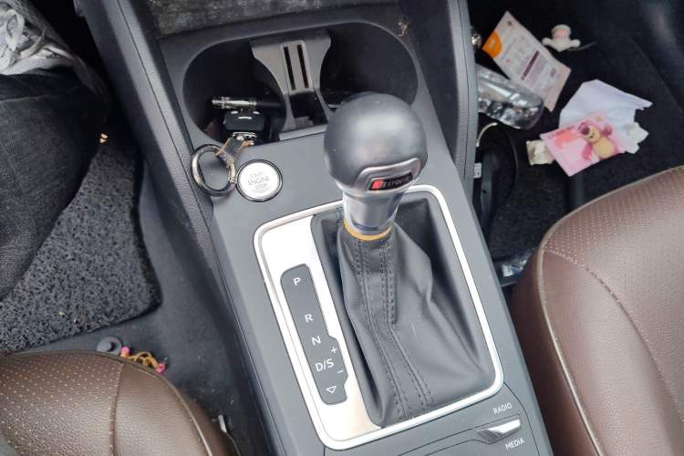 Used Audi Q2L 2020 35 TFSI Ambition Dynamic Edition Gear Lever
