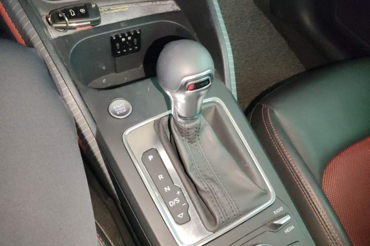 Used Audi Q2L 2020 35 TFSI Fashion Dynamic Model Gear Lever