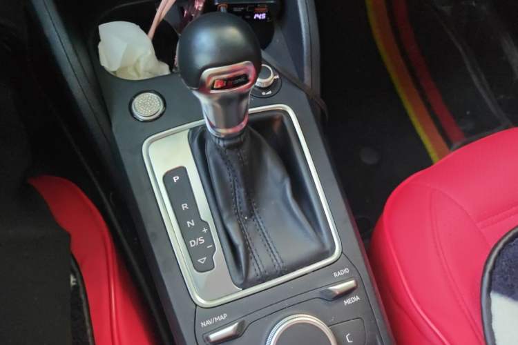 Used Audi Q2L 2020 35 TFSI Ambition Dynamic Edition Gear Lever