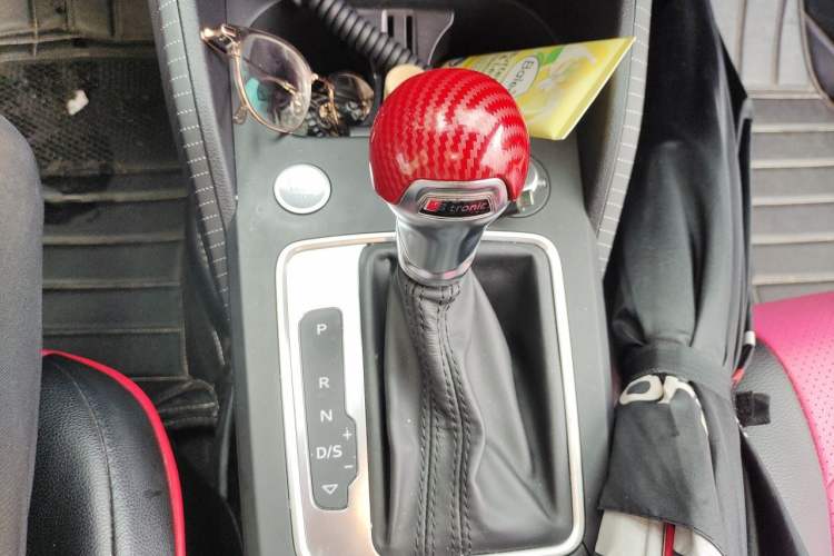 Used Audi Q2L 2020 35 TFSI Fashion Dynamic Model Gear Lever