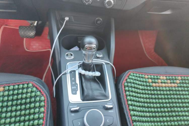 Used Audi Q2L 2020 35 TFSI Ambition Dynamic Edition Gear Lever