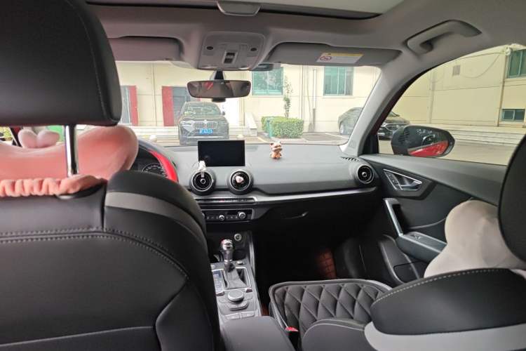Used Audi Q2L 2020 35 TFSI Fashion Dynamic Model Headliner