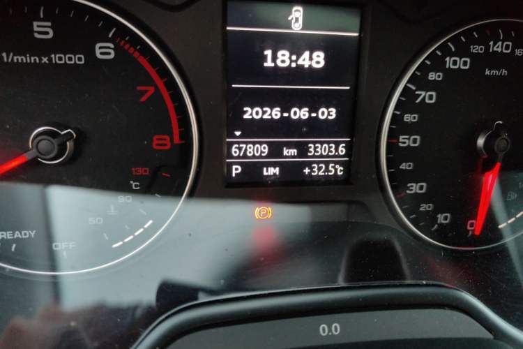 Used Audi Q2L 2020 35 TFSI Ambition Dynamic Edition Odometer Close Up