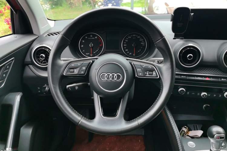 Used Audi Q2L 2020 35 TFSI Fashion Dynamic Model Steering Wheel