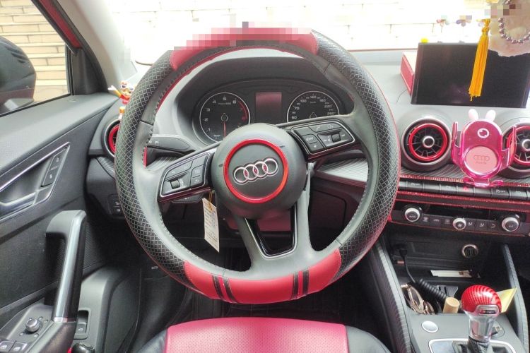 Used Audi Q2L 2020 35 TFSI Fashion Dynamic Model Steering Wheel
