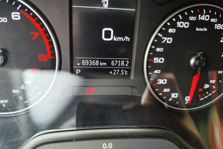 Used Audi Q2L 2020 35 TFSI Ambition Dynamic Edition Odometer Close Up
