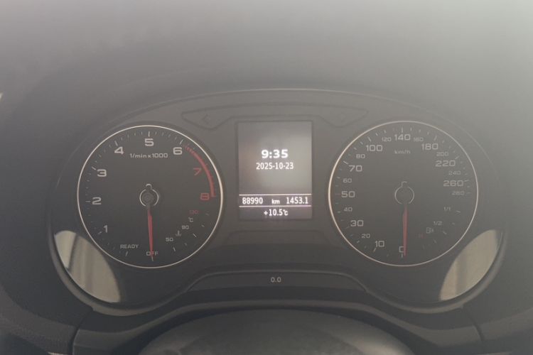 Used Audi Q2L 2020 35 TFSI Ambition Dynamic Edition Odometer Close Up