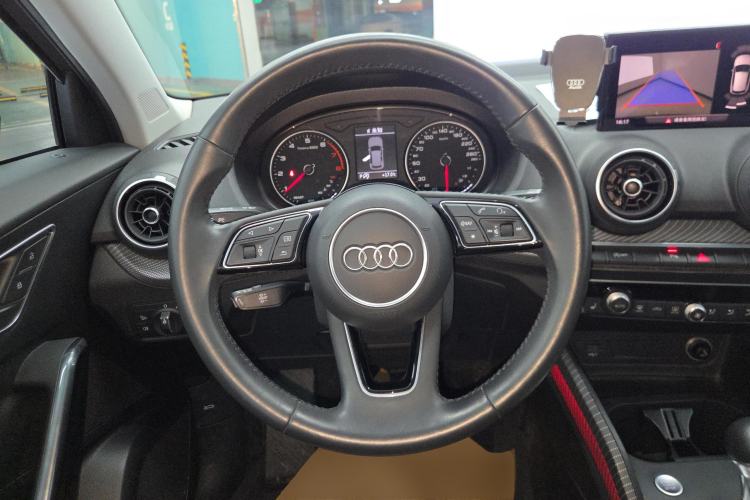 Used Audi Q2L 2020 35 TFSI Fashionable and Elegant Model Steering Wheel