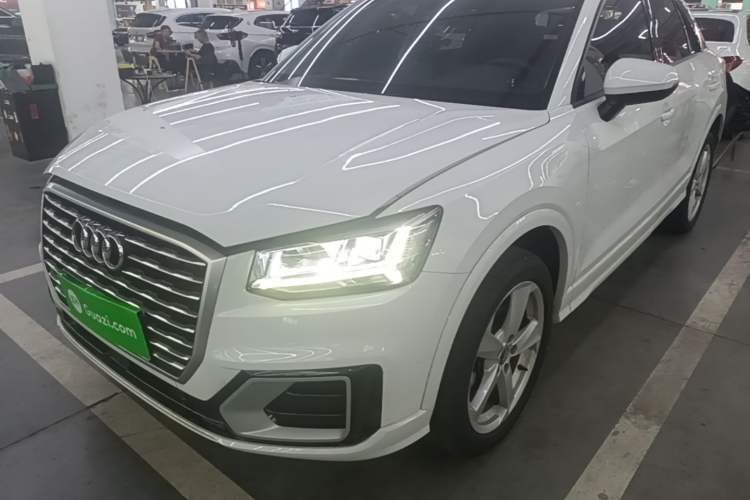 Used Audi Q2L 2020 35 TFSI Fashionable and Elegant Model Guazi used car, China used car export, Used car for sale, Used Audi cars, Cheapest cars for sale