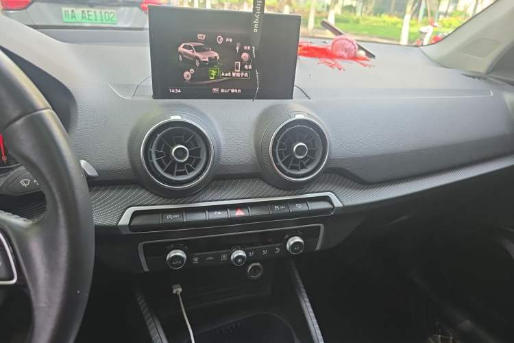Used Audi Q2L 2020 35 TFSI Fashionable and Elegant Model Audio And AC Panel