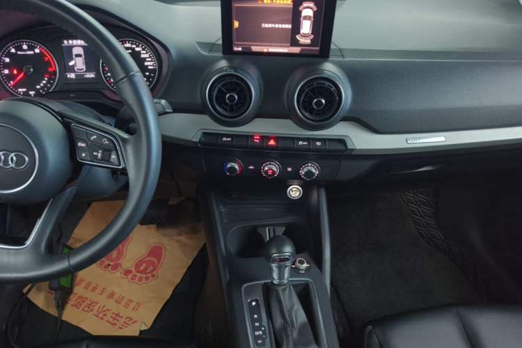 Used Audi Q2L 2020 35 TFSI Ambition Dynamic Edition Audio And AC Panel