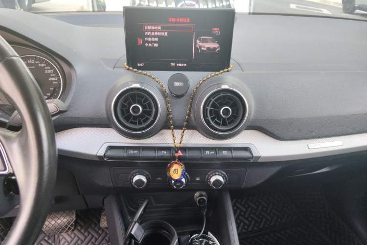 Used Audi Q2L 2020 35 TFSI Ambition Dynamic Edition Audio And AC Panel