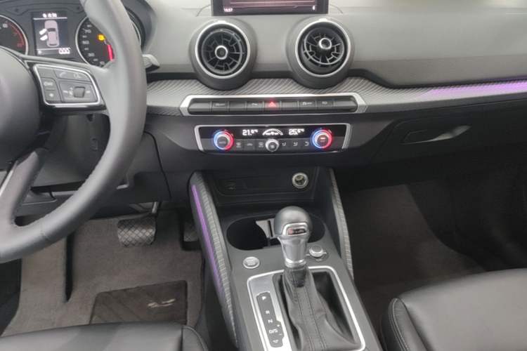 Used Audi Q2L 2020 35 TFSI Fashionable and Elegant Model Audio And AC Panel