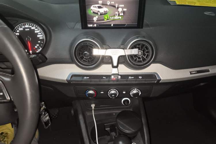 Used Audi Q2L 2020 35 TFSI Ambition Dynamic Edition Audio And AC Panel