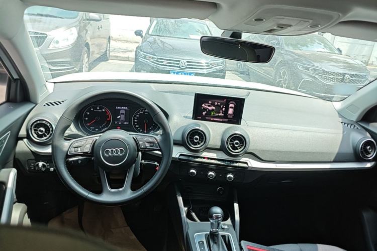 Used Audi Q2L 2020 35 TFSI Ambition Dynamic Edition Center Console