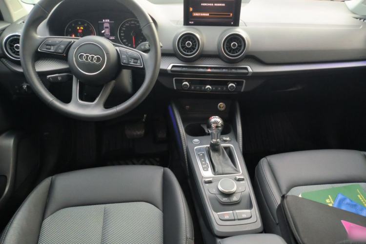 Used Audi Q2L 2020 35 TFSI Fashionable and Elegant Model Center Console