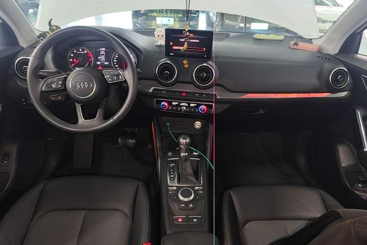 Used Audi Q2L 2020 35 TFSI Fashionable and Elegant Model Center Console