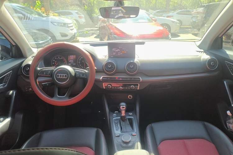 Used Audi Q2L 2020 35 TFSI Fashion Dynamic Model Center Console