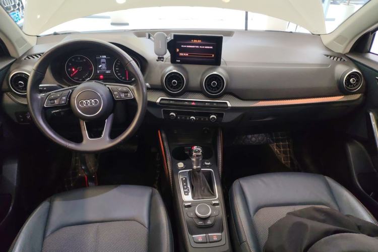 Used Audi Q2L 2020 35 TFSI Fashionable and Elegant Model Center Console