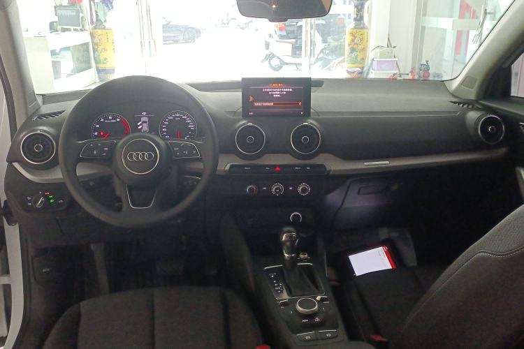 Used Audi Q2L 2020 35 TFSI Ambition Dynamic Edition Center Console